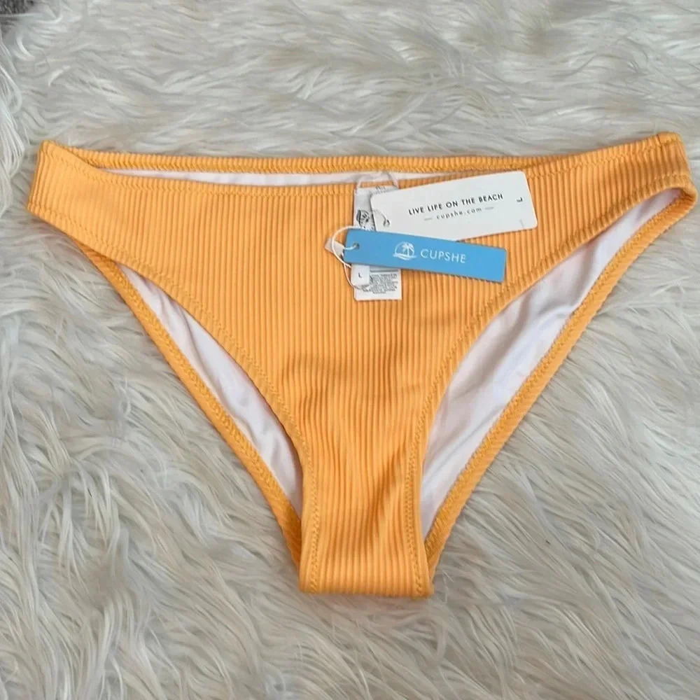 NWT! Women’s Cupshe yellow ribbed bikini bottoms Large